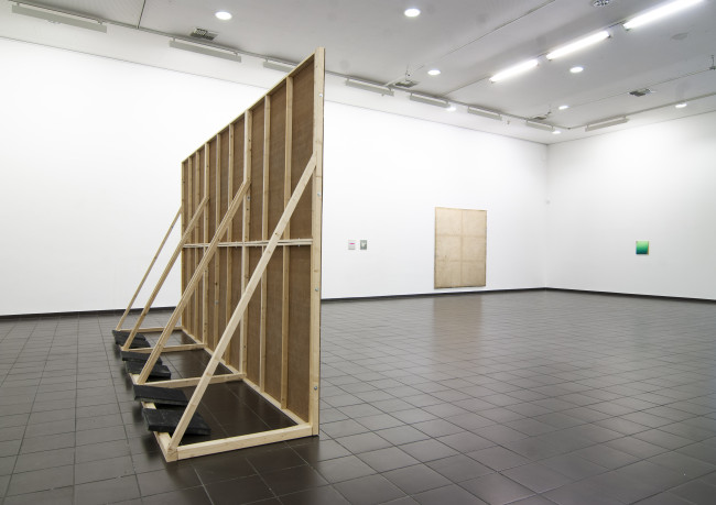 billboard room back-rtV0F